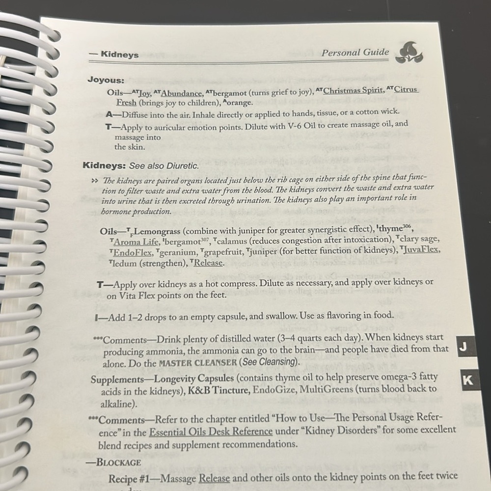 Quick Reference Guide for Using Essential Oils 2016 Paperback Spiral Bound. - Picture 2 of 4